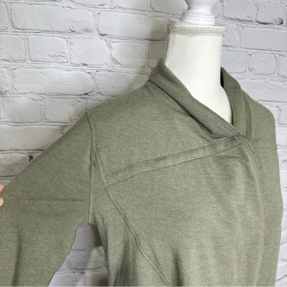 LULULEMON Dance Pulse Wrap Olive
Green - Picture 9 of 14